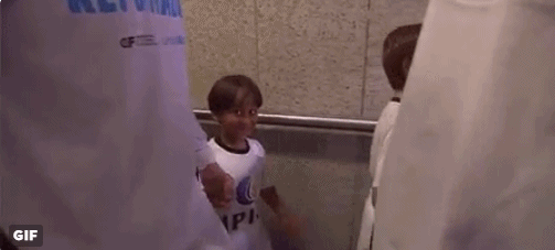 梦想实现!叙利亚难民小球迷做c罗的球童