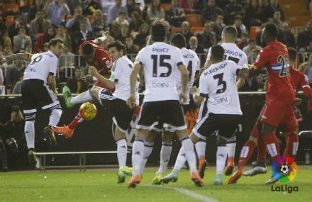 瓦伦西亚2-1西班牙人 内维尔取西甲首胜