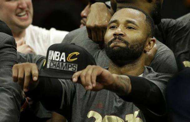 生涯迎首冠,老莫:难以用语音形容夺冠感受-直播