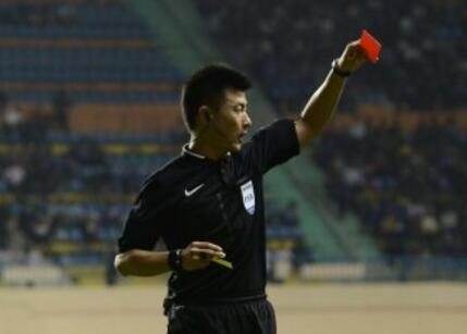 中国裁判傅明顺利执法沙特vs泰国比赛-直播吧