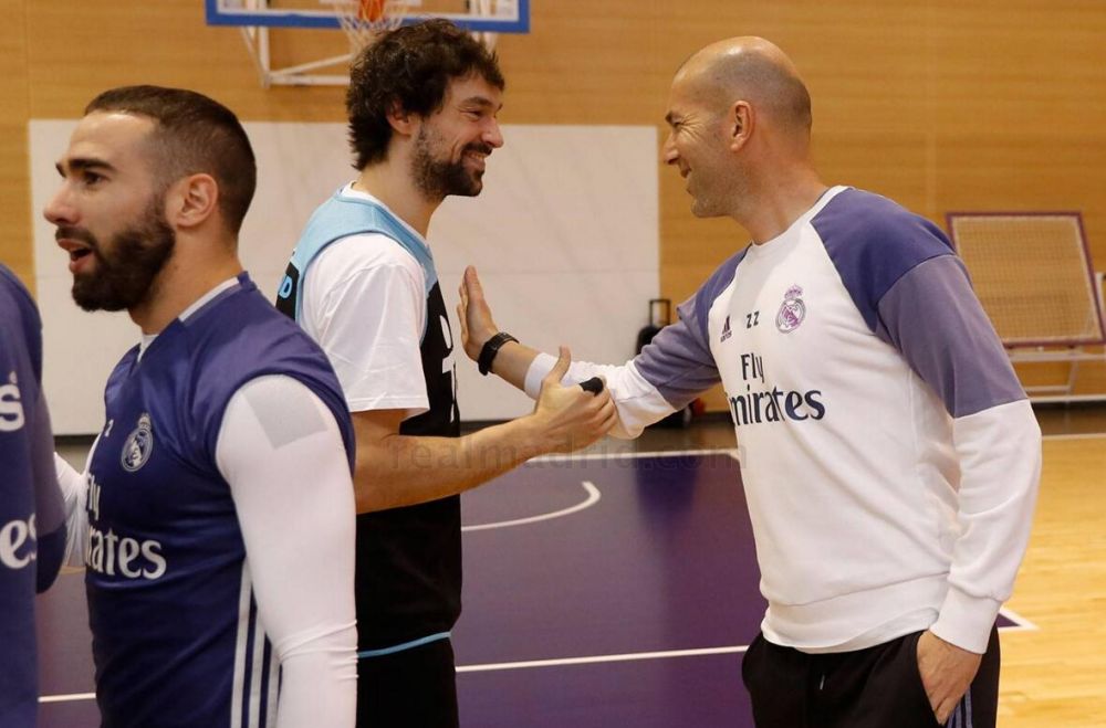 混搭!皇马足球队同篮球队一起训练-直播吧zhib