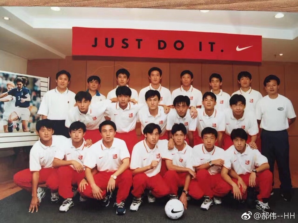 回忆满满!郝伟微博晒健力宝时代旧照