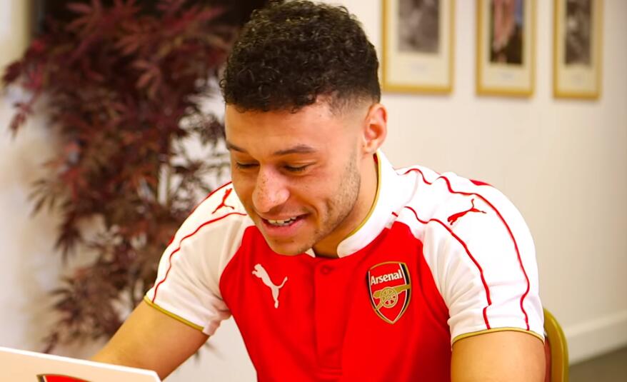 英媒:张伯伦拒绝续约 枪手或将其出售至利物浦