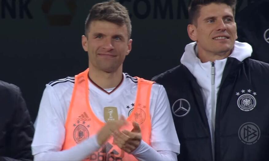 克洛泽:保持放松对穆勒最重要