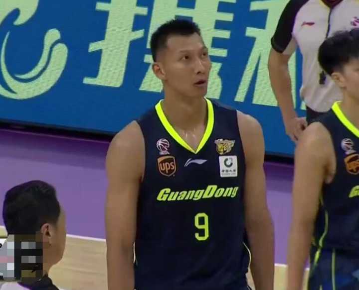 手感冰冷!易建联状态低迷前三节仅得5分
