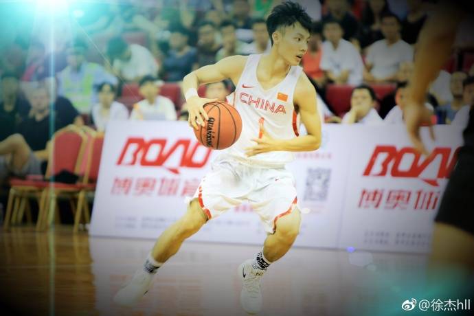 国青男篮后卫徐杰与广东签约 新赛季将出战CB