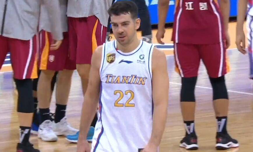 难敌四手!33岁老将罗切斯特54+11高效空砍