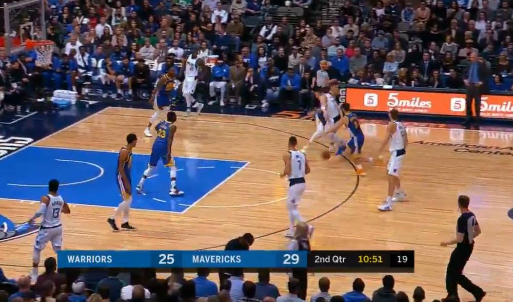 想象力!东契奇背运穿人缝再送空接助攻