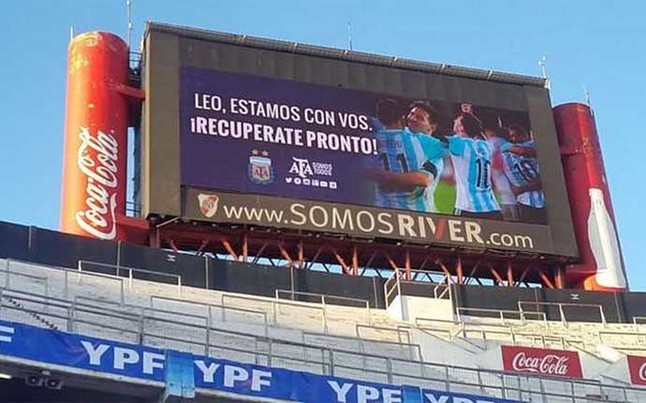 阿根廷球迷祝福梅西早日康复