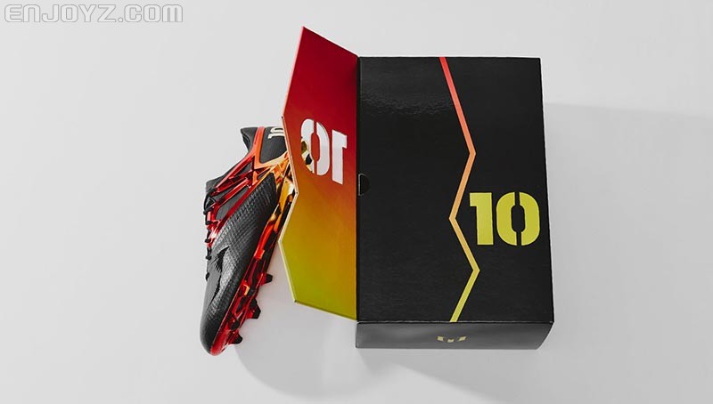 梅西个人签名系列最新战靴：adidas Messi 10/10