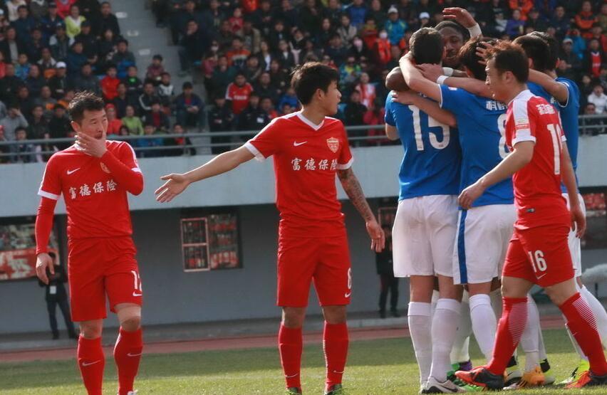 中超-戈麦斯哈维尔建功 建业2-1客胜延边-直播