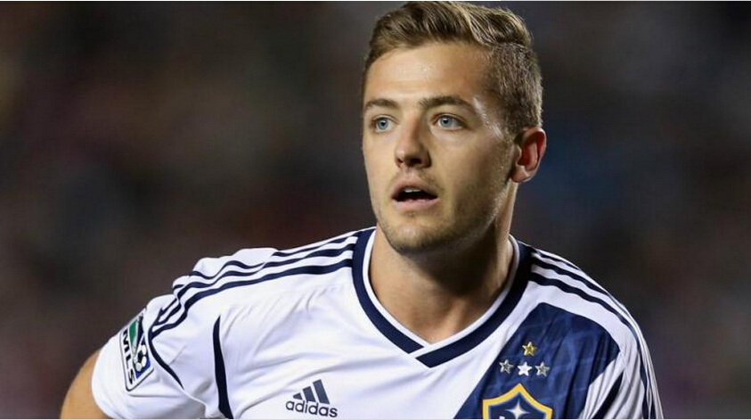 洛杉矶银河队出柜球员:在比赛中遭到了对手球