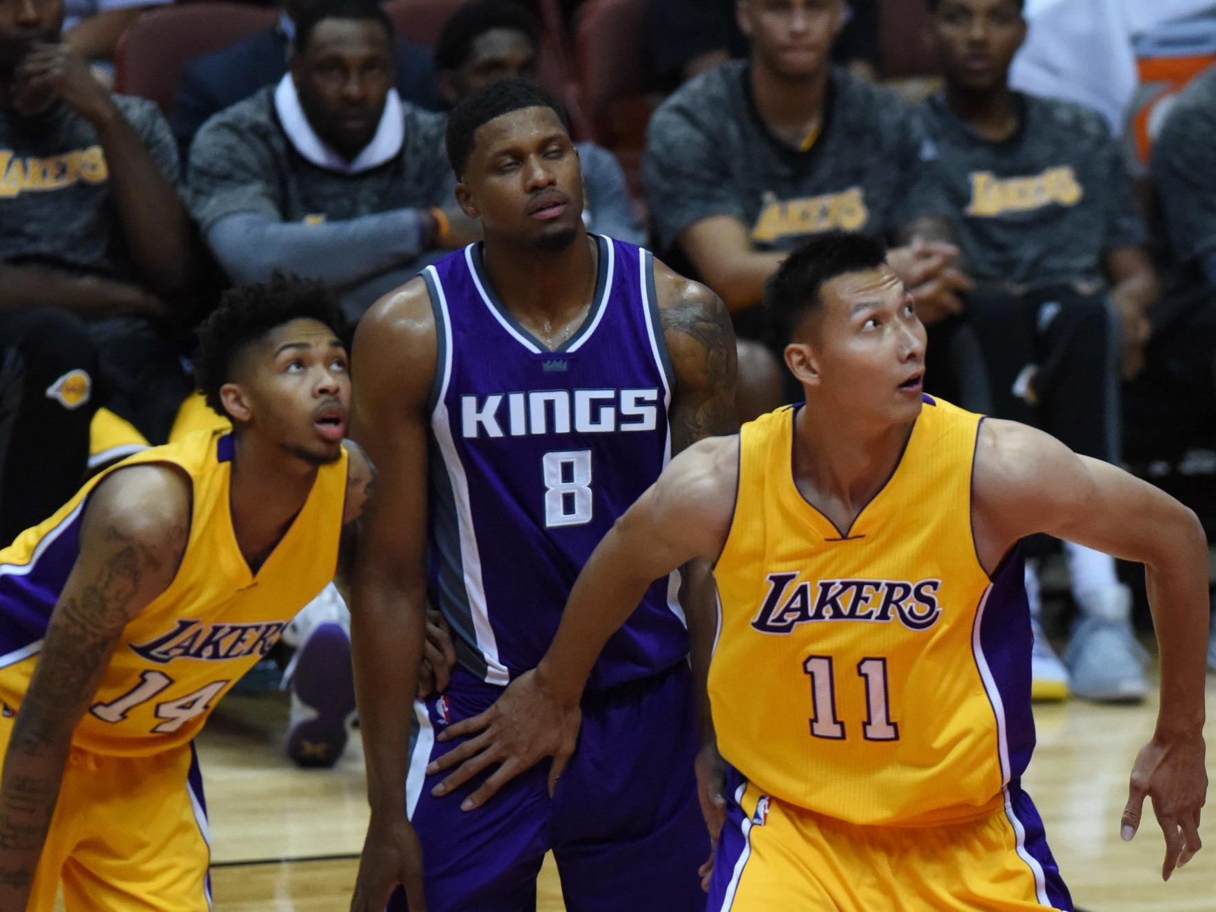 篮球晚报:易建联首秀 湖人逆转国王 勇士狂虐快