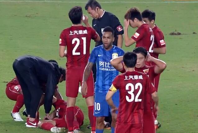 半场-埃尔克森伤退 苏宁主场0-0暂平上港