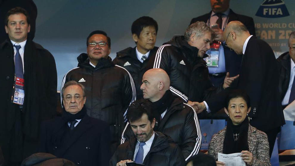 FIFA主席西足协主席和老佛爷观看世俱杯