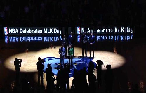 NBA“马丁路德金日”纪念比赛，篮球超越运动本身