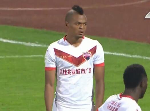 中甲-普雷西亚多点射 佳兆业1-0梅州客家迎四连