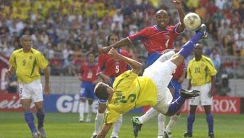 世界杯回忆杀：巴西铁卫神倒钩 98西班牙小组出局