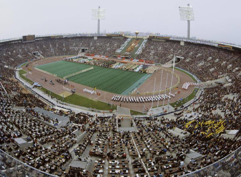 2018世界杯场馆攻略:卢日尼基体育场