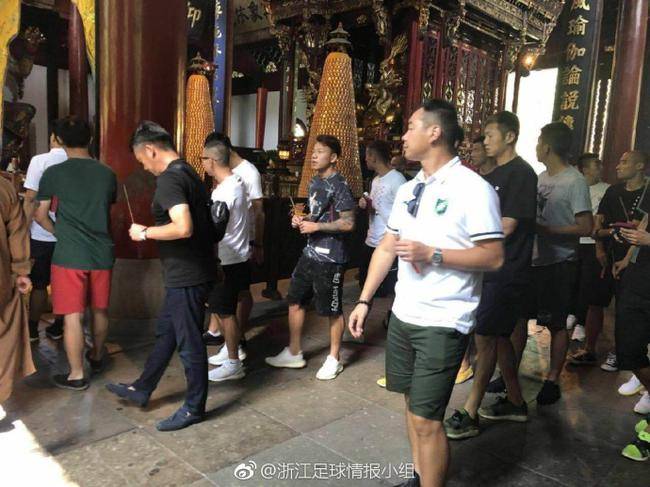 网传绿城全队前往灵隐寺,或为冲超烧香祈福