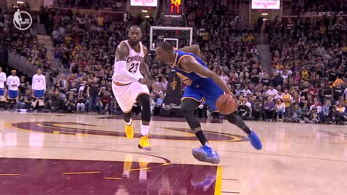 火爆!KD上篮遭乐福打脸 詹杜互喷垃圾话双双吃