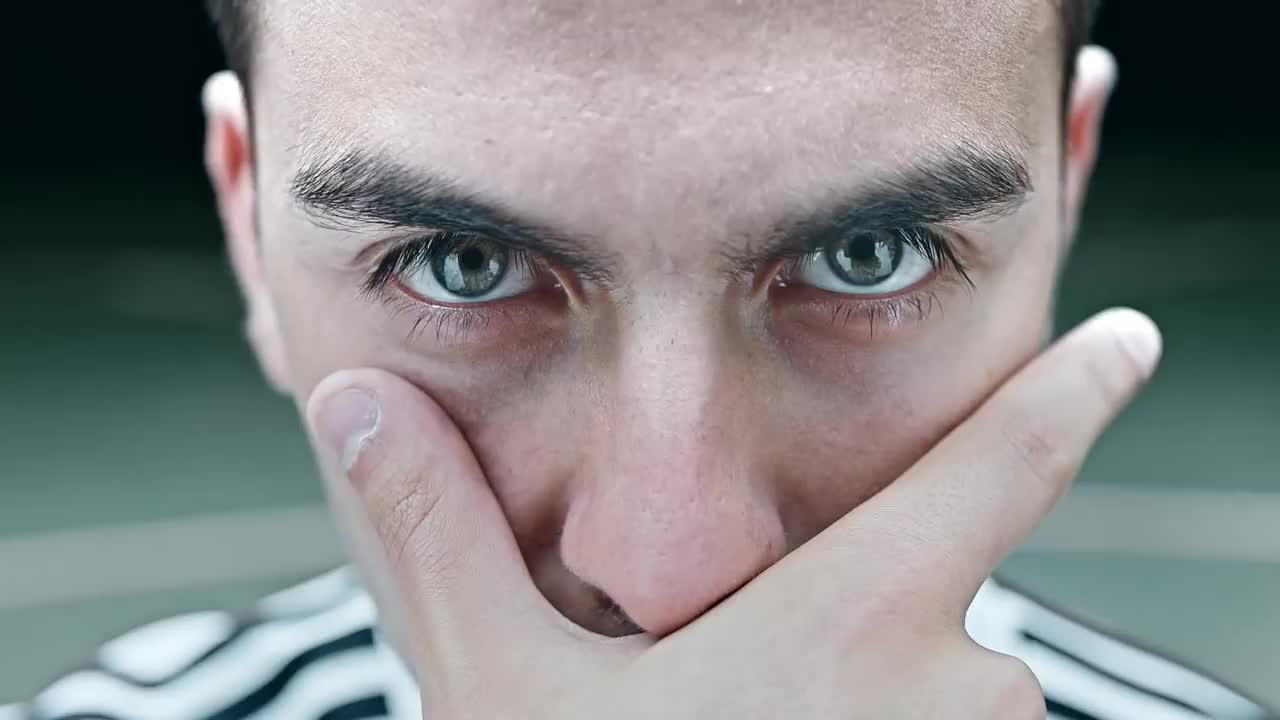 迪巴拉帅气出镜!尤文18-19赛季主场球衣宣传片