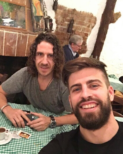 皮克晒合影:普姨我想死你了