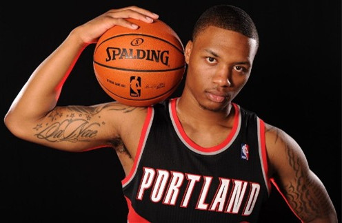 利拉德背靠背助攻上双,开拓者历史18年来第一