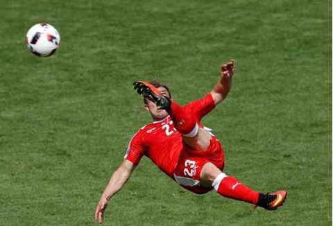 欧洲杯官方十佳球:沙奇里倒钩居首