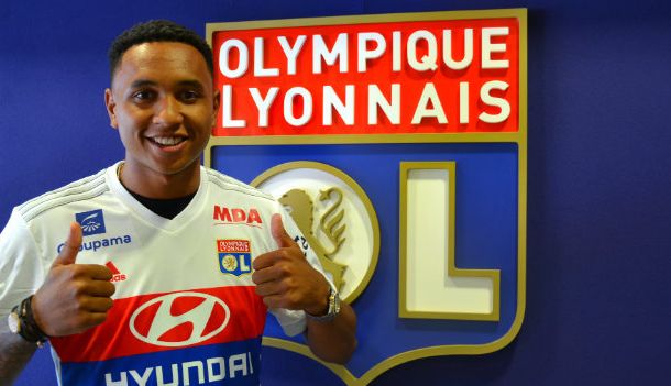 官方:里昂签下阿贾克斯边卫特特