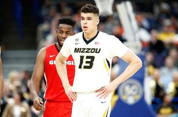 状元热门迈克尔-波特时隔5月复出