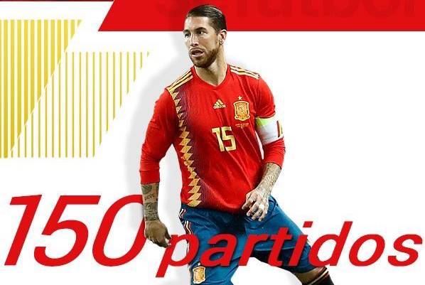 传奇!西班牙队长拉莫斯领取150场纪念球衣