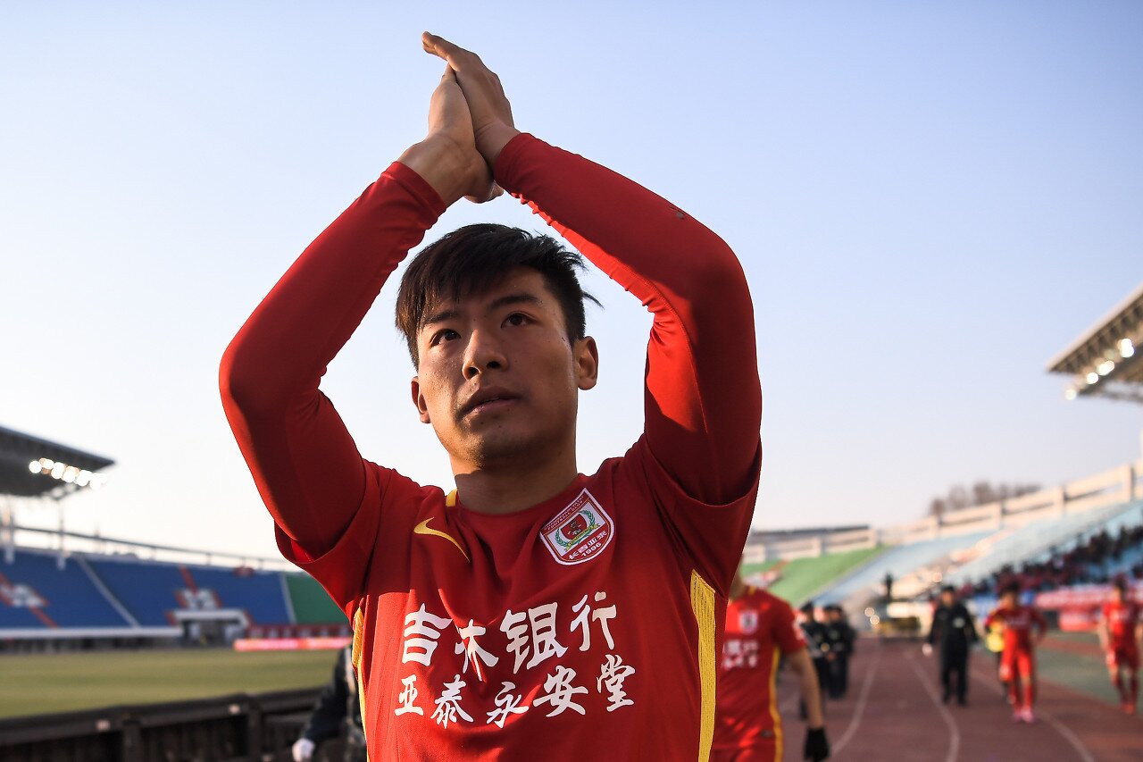 粤媒:亚泰表态不抛售球员,恒大引进何超难度大