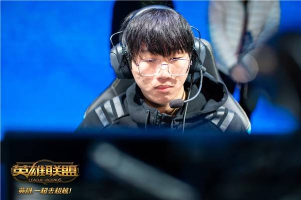英雄联盟谁能登峰造极境11月3日ig与fnc决战巅峰