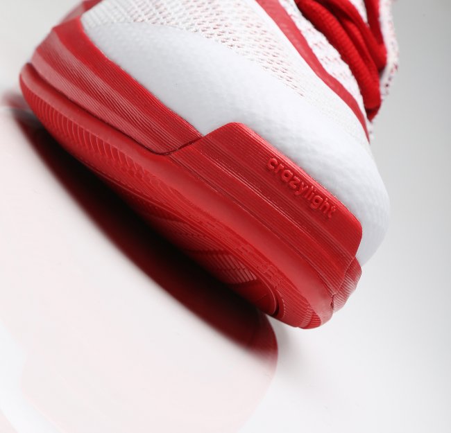 哈登Logo现身专属adidas Crazylight Boost 2.5