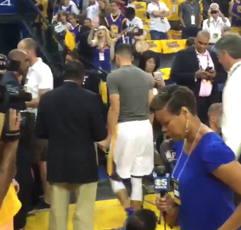 回顾库里缺阵火箭时勇士数据