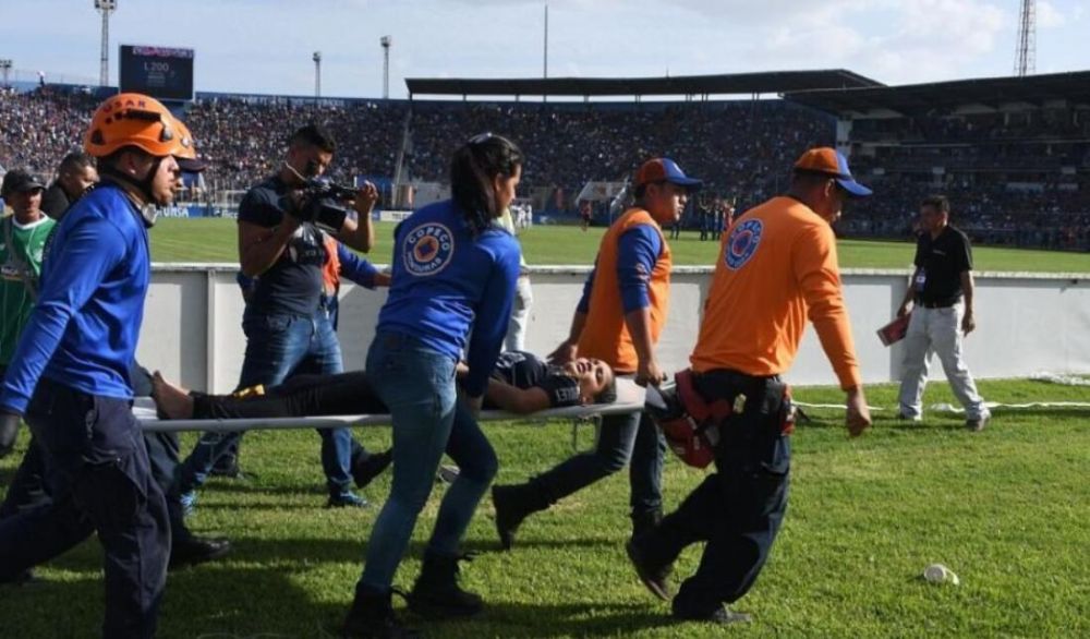洪都拉斯发生球迷踩踏事故 已造成4人死亡-直
